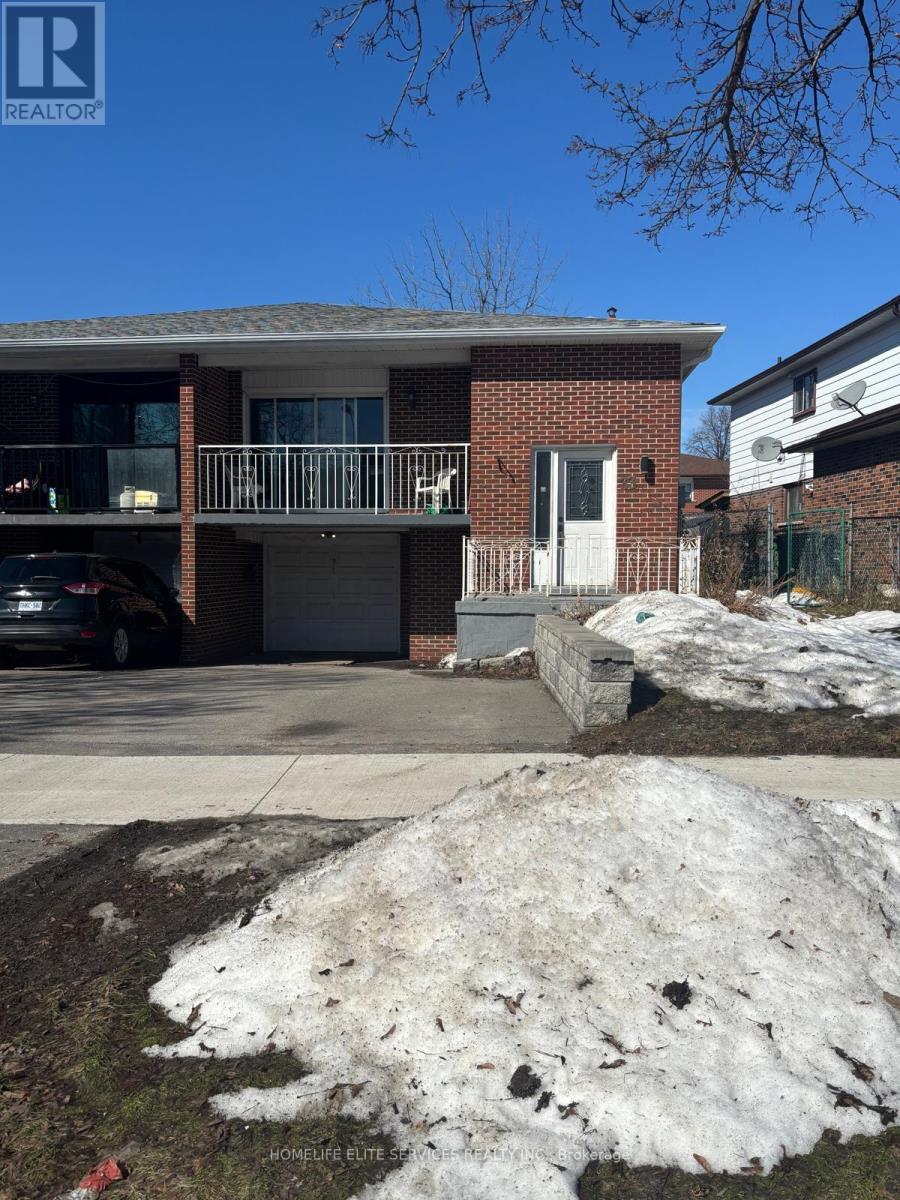 33 Robbinstone Drive, Toronto, Ontario  M1B 2C4 - Photo 2 - E12906662