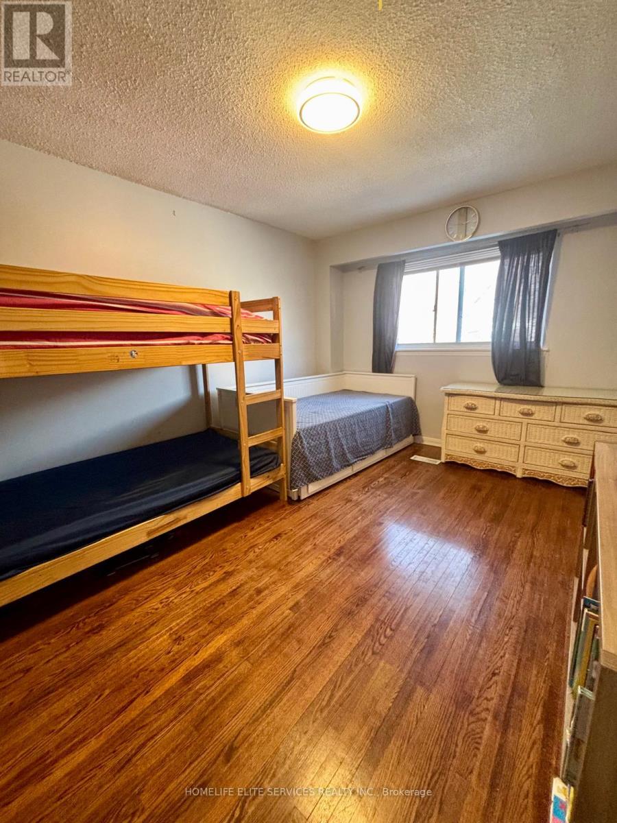 33 Robbinstone Drive, Toronto, Ontario  M1B 2C4 - Photo 30 - E12906662