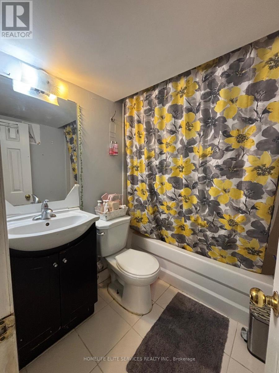 33 Robbinstone Drive, Toronto, Ontario  M1B 2C4 - Photo 40 - E12906662