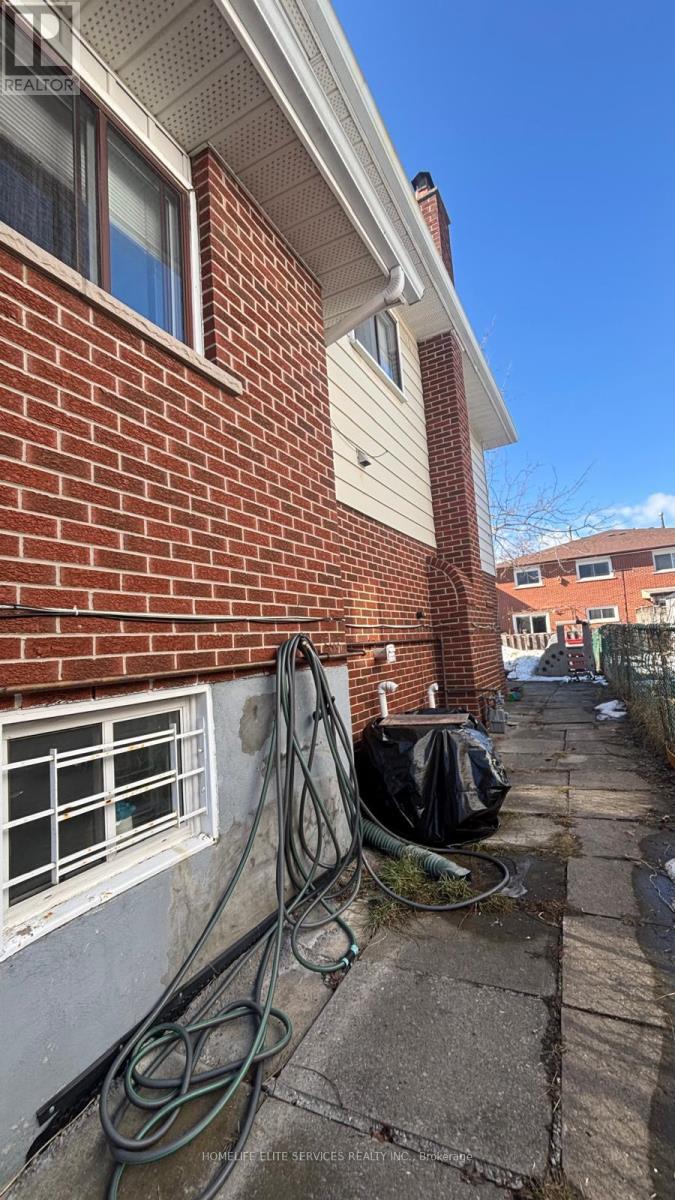 33 Robbinstone Drive, Toronto, Ontario  M1B 2C4 - Photo 43 - E12906662