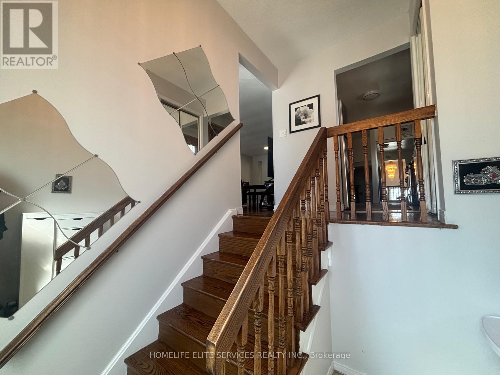 33 Robbinstone Drive, Toronto, Ontario  M1B 2C4 - Photo 8 - E12906662