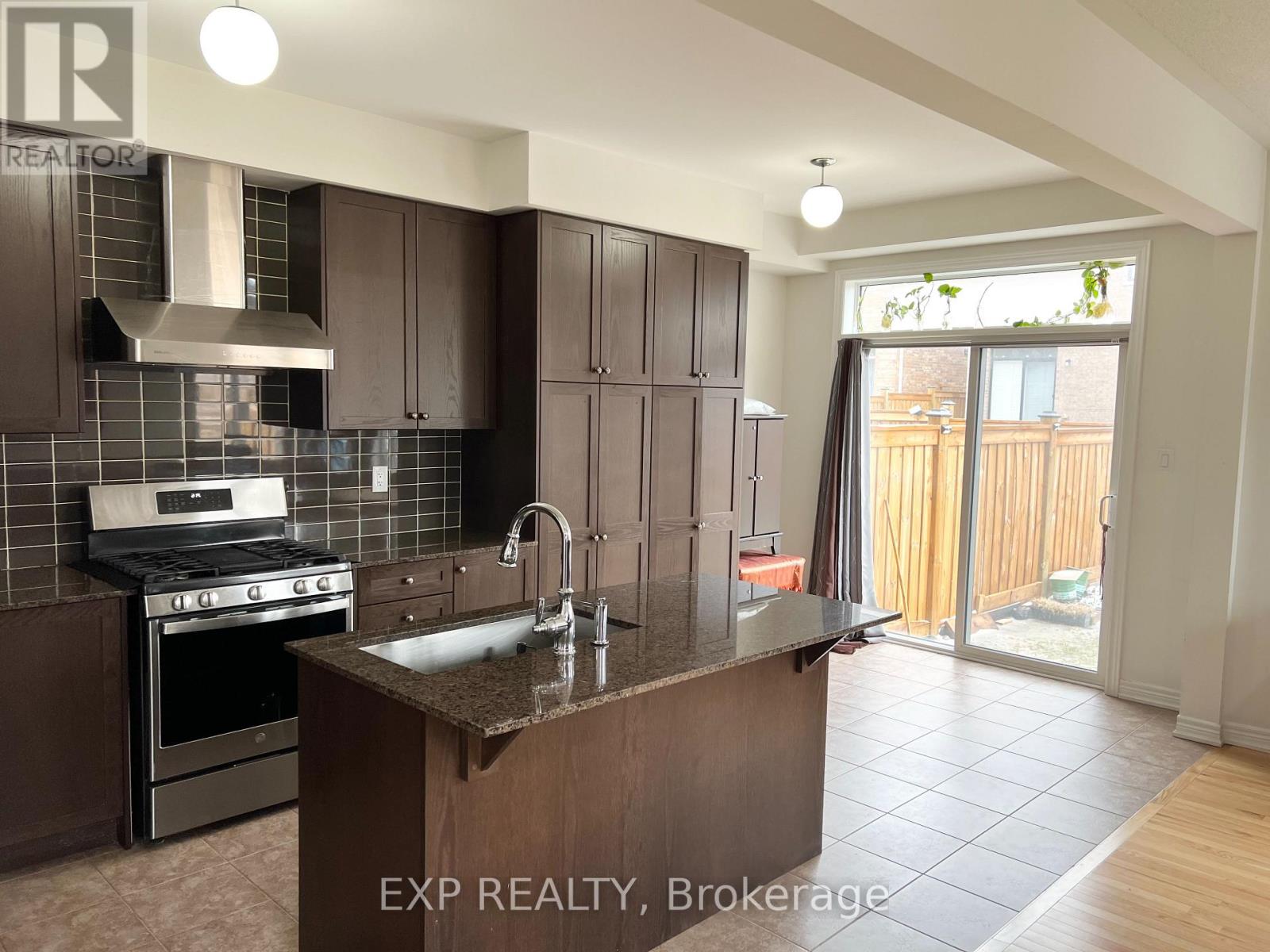 2 Littlewood Drive, Whitby, Ontario  L1P 0H4 - Photo 4 - E12905908