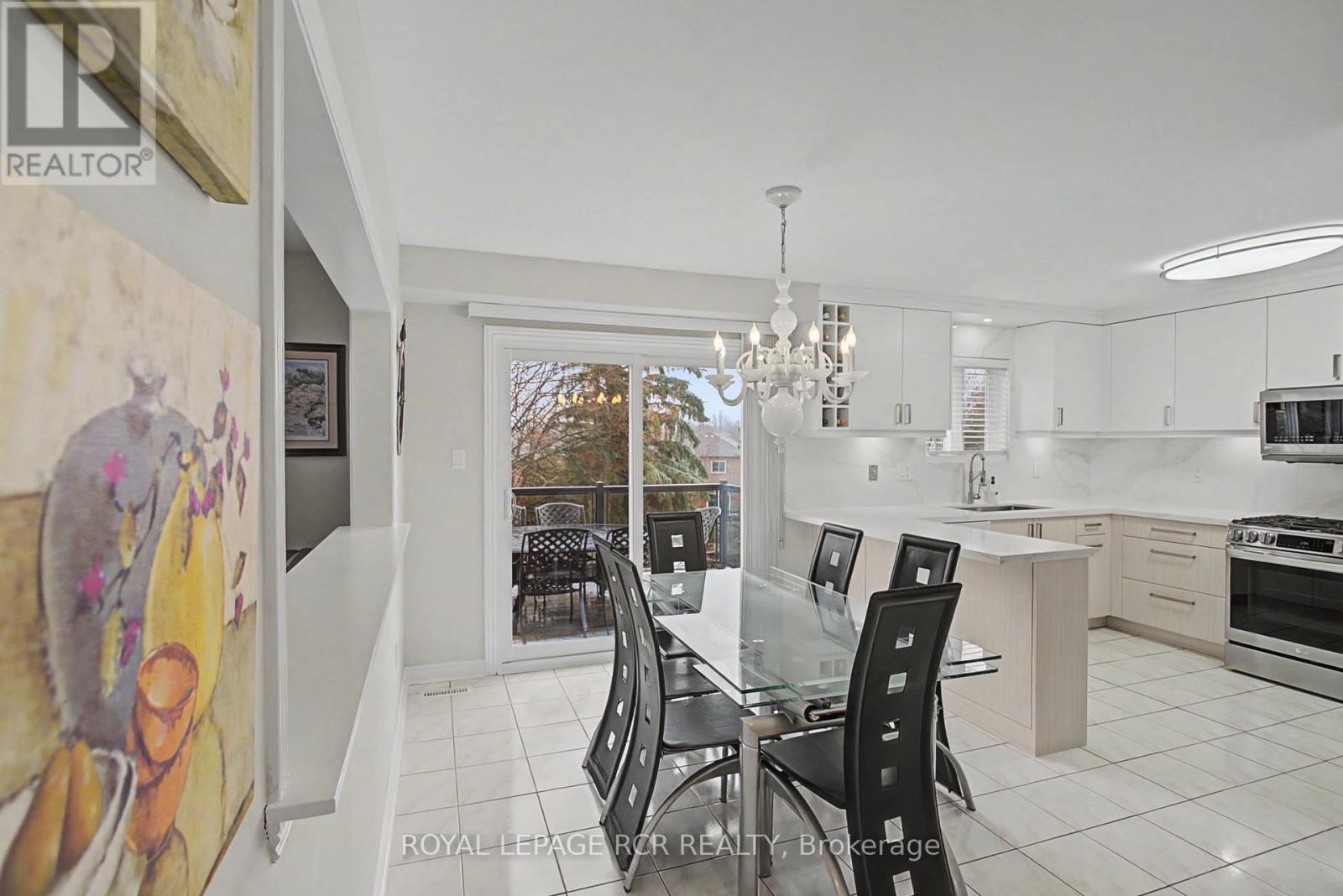 325 Harry Beer Court, Newmarket, Ontario  L3Y 8M2 - Photo 13 - N12906658