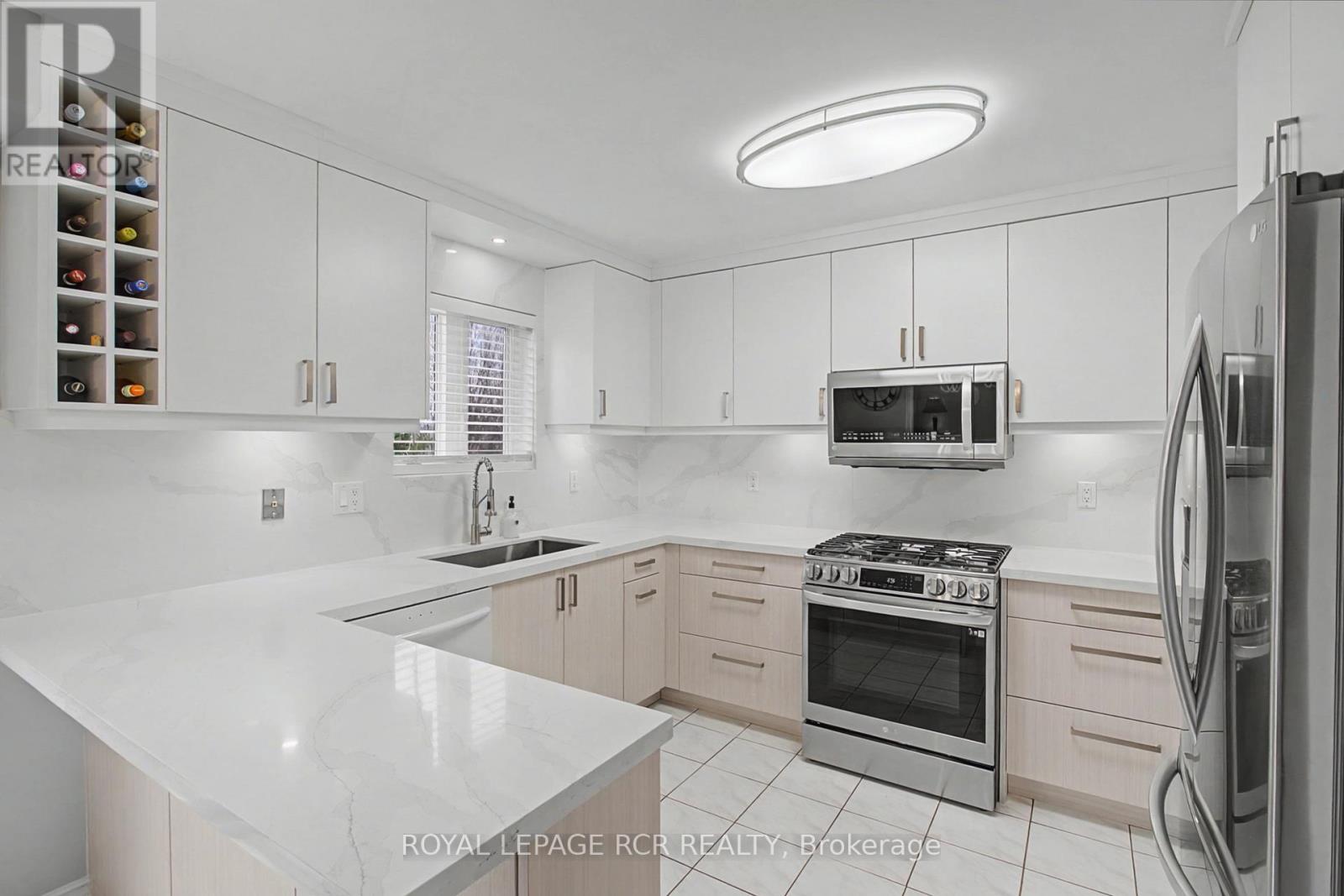 325 Harry Beer Court, Newmarket, Ontario  L3Y 8M2 - Photo 14 - N12906658