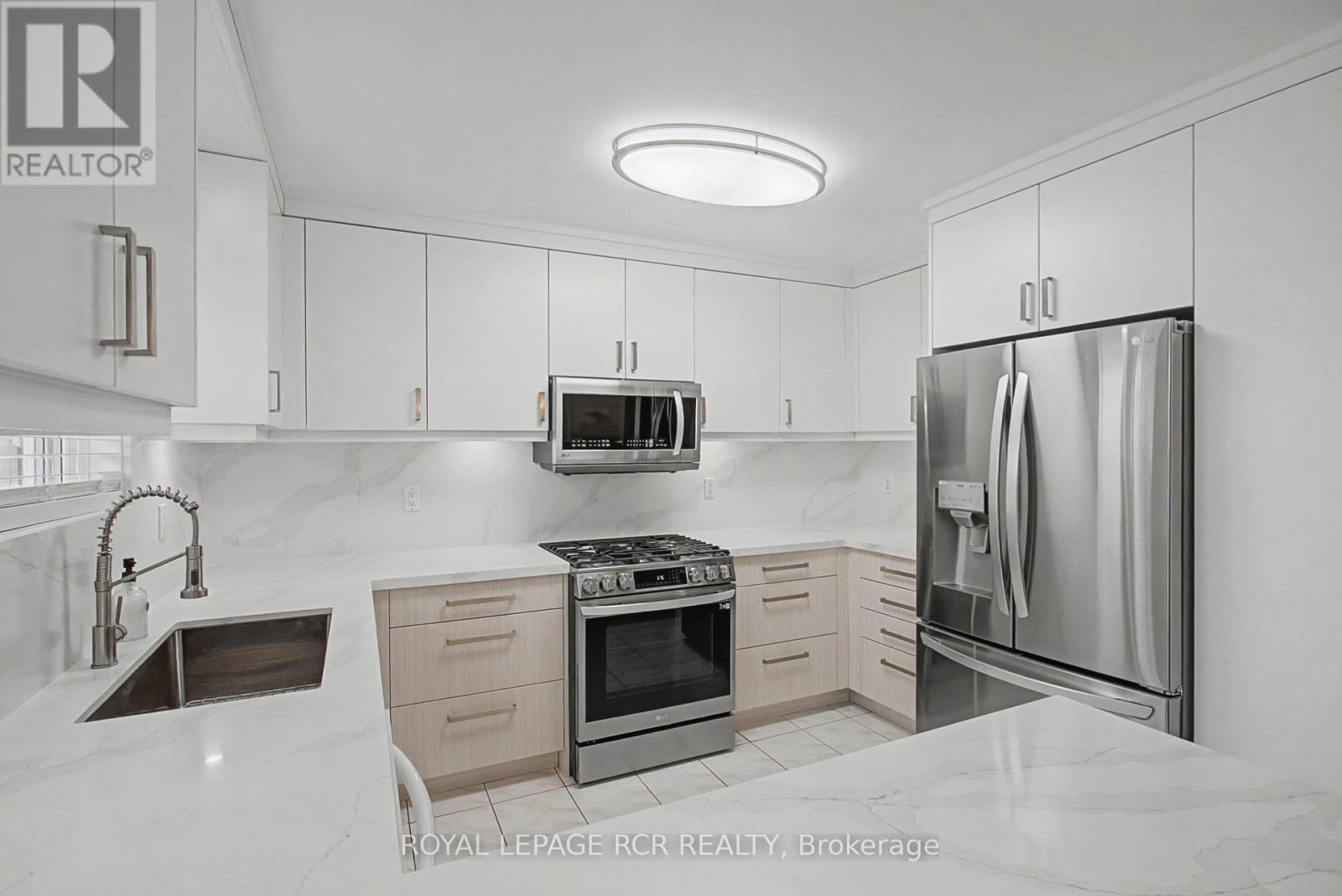 325 Harry Beer Court, Newmarket, Ontario  L3Y 8M2 - Photo 15 - N12906658