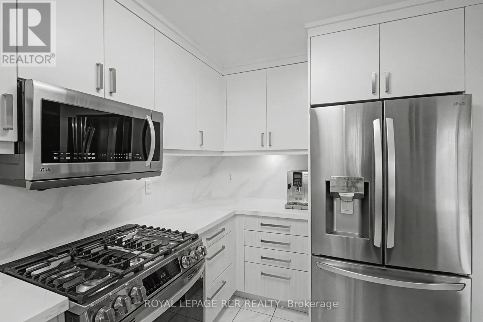 325 Harry Beer Court, Newmarket, Ontario  L3Y 8M2 - Photo 17 - N12906658