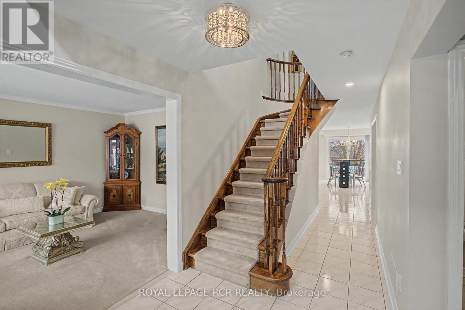 325 Harry Beer Court, Newmarket, Ontario  L3Y 8M2 - Photo 5 - N12906658