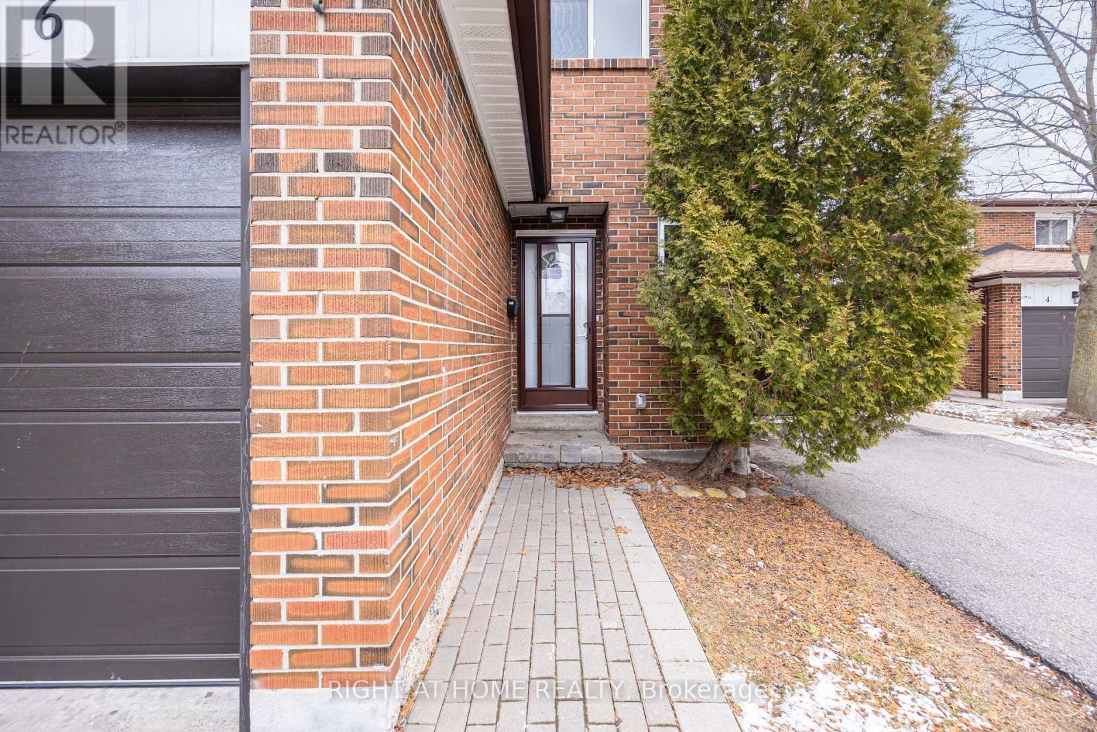 6 - 2687 Bromsgrove Road, Mississauga, Ontario  L5J 4C6 - Photo 2 - W12906656