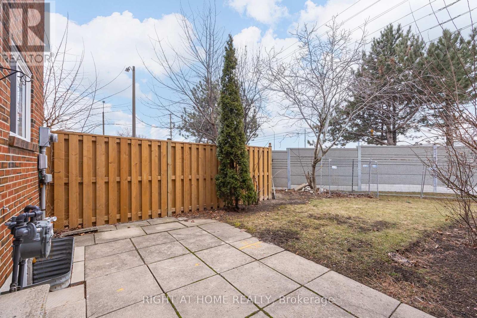 6 - 2687 Bromsgrove Road, Mississauga, Ontario  L5J 4C6 - Photo 23 - W12906656