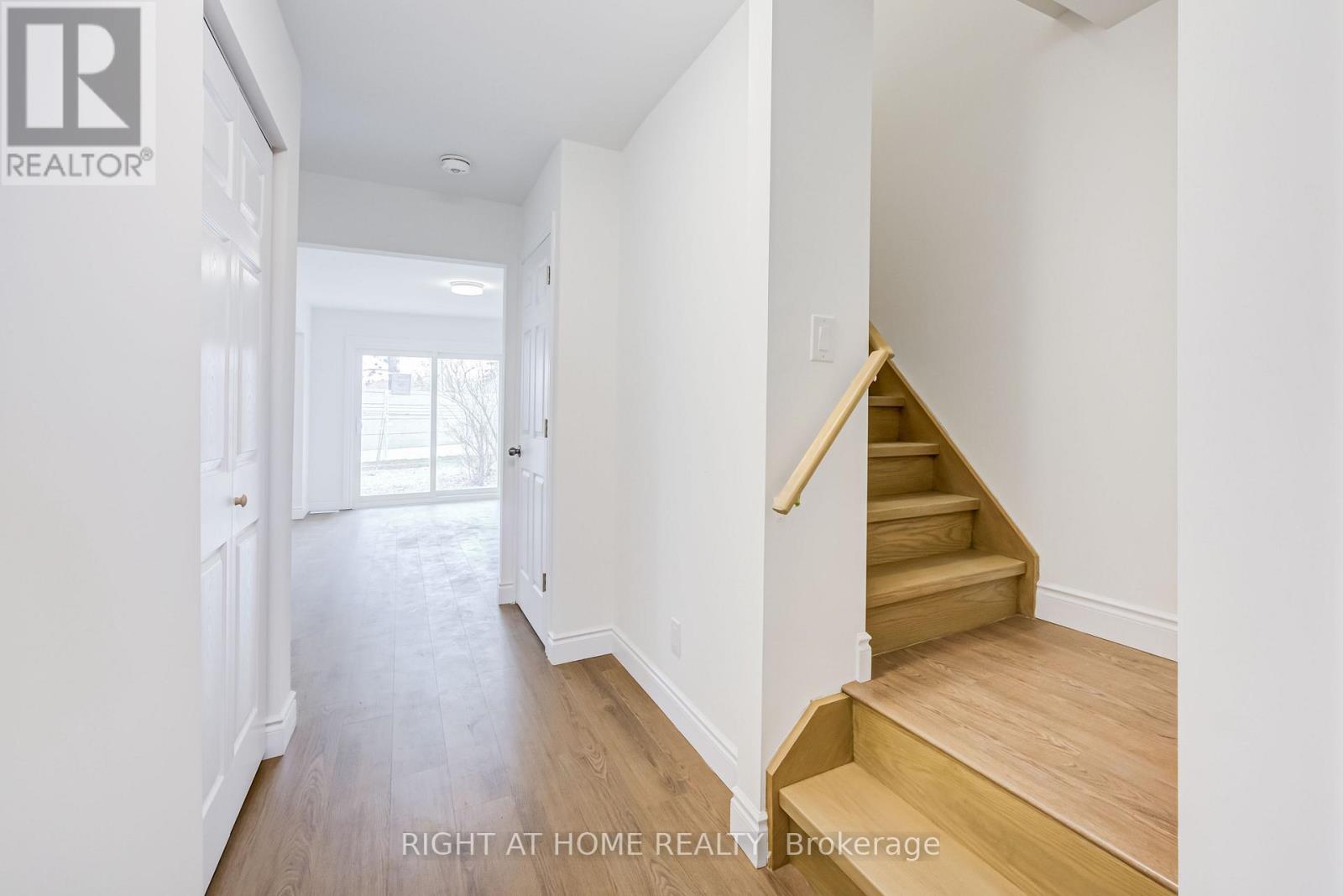 6 - 2687 Bromsgrove Road, Mississauga, Ontario  L5J 4C6 - Photo 8 - W12906656