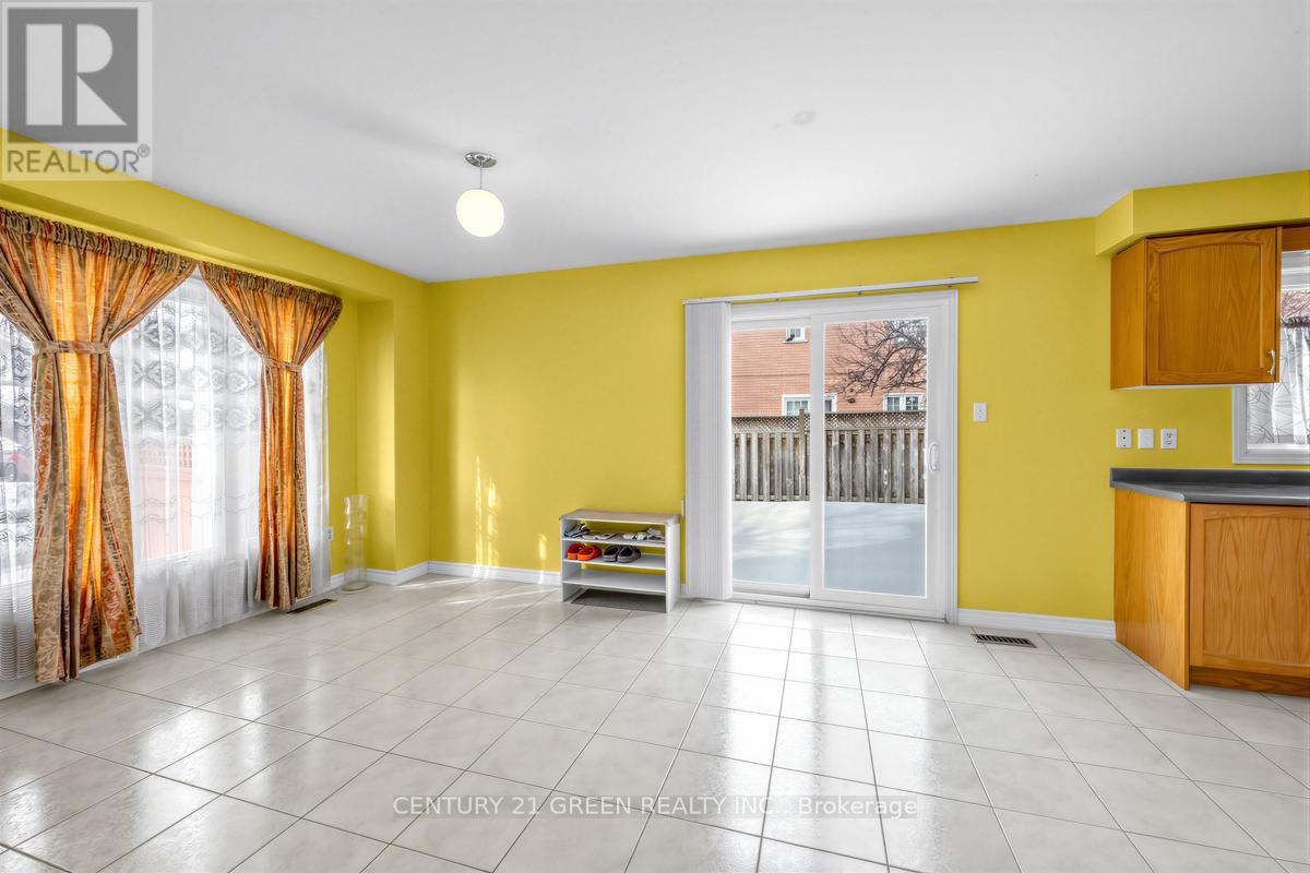 45 Dolphin Song Crescent, Brampton, Ontario  L6R 2A7 - Photo 21 - W12906672