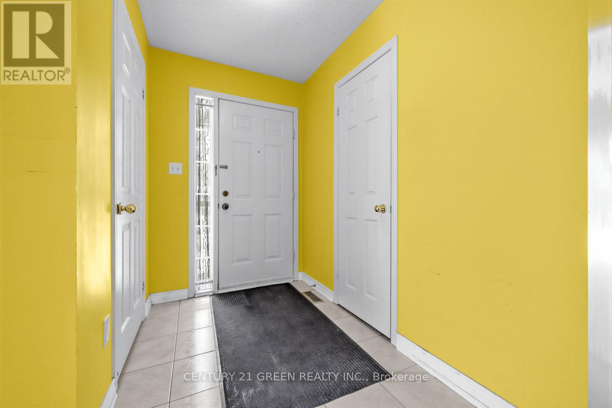 45 Dolphin Song Crescent, Brampton, Ontario  L6R 2A7 - Photo 6 - W12906672