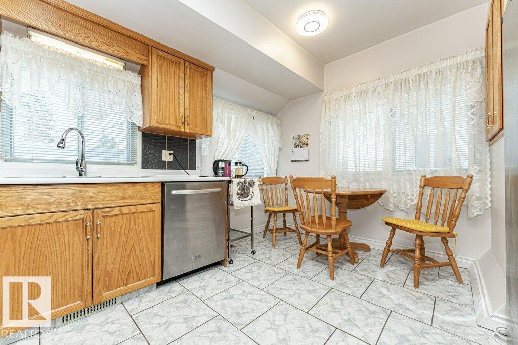 10516 75 Av Nw, Edmonton, Alberta  T6E 1J4 - Photo 13 - E4478571