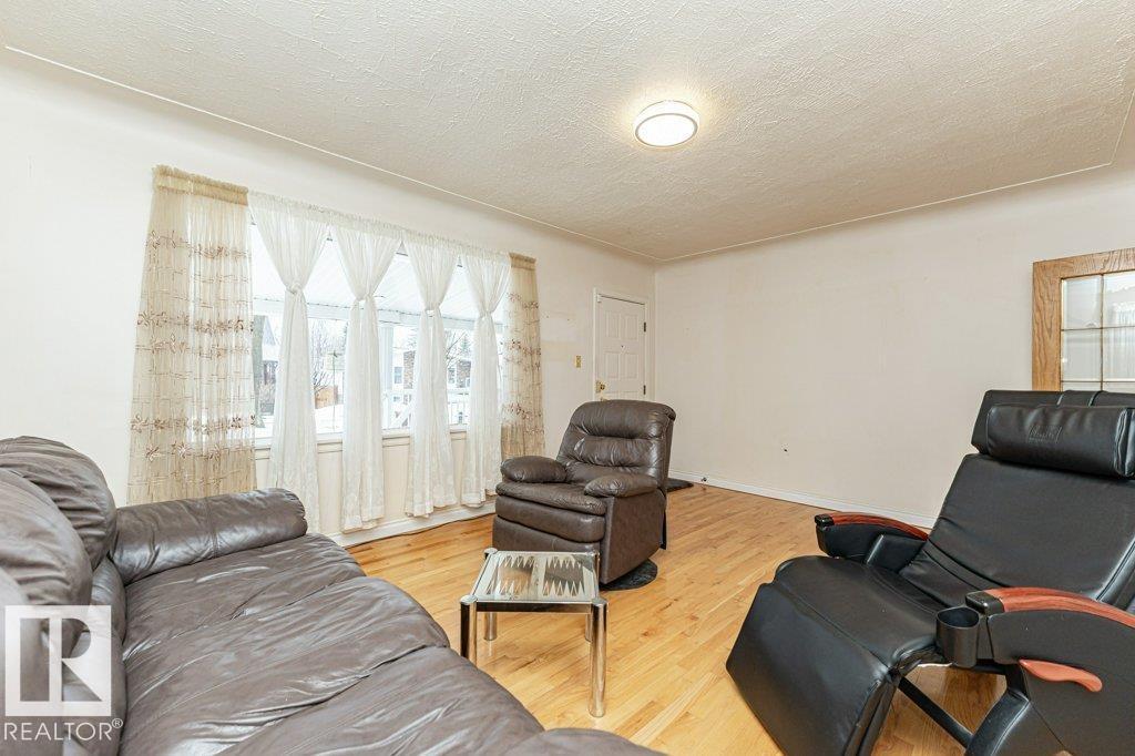 10516 75 Av Nw, Edmonton, Alberta  T6E 1J4 - Photo 8 - E4478571