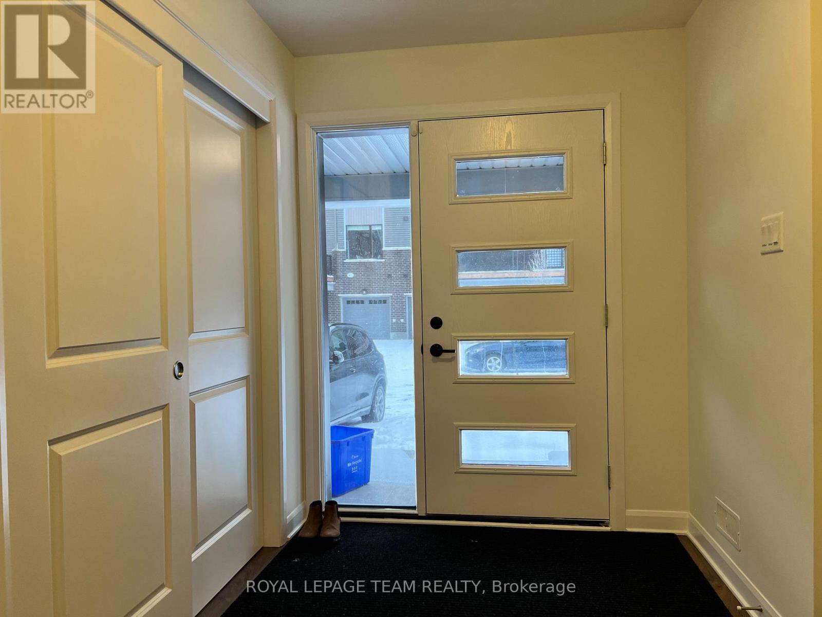 709 Confluence Walk, Ottawa, Ontario  K4A 5M6 - Photo 3 - X12906710