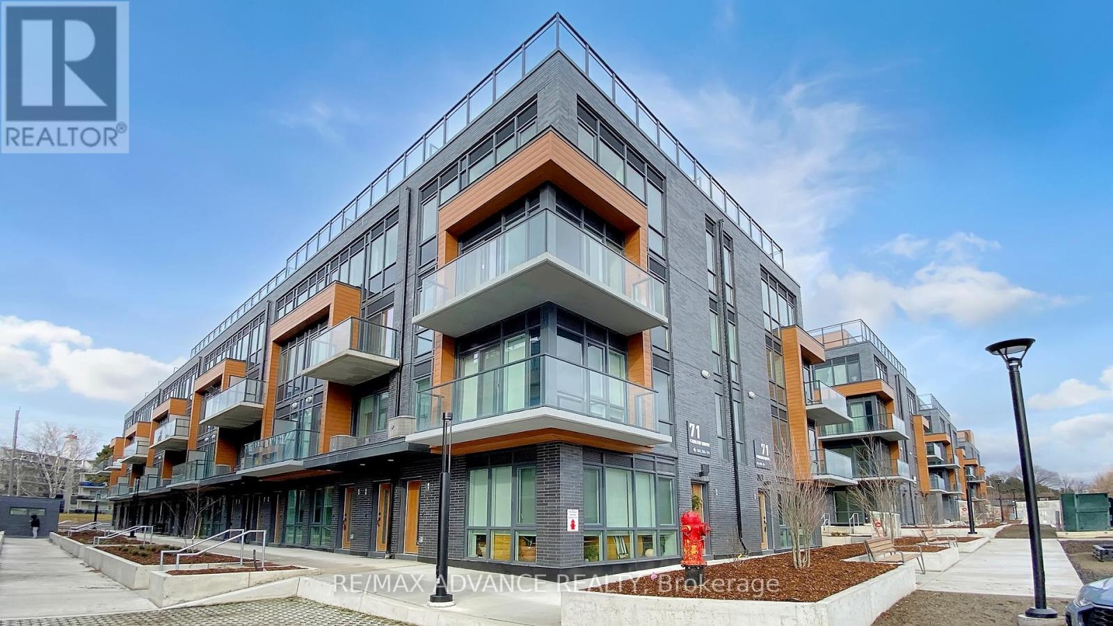 55 - 73 Curlew Drive, Toronto, Ontario  M3A 0B1 - Photo 4 - C12891368