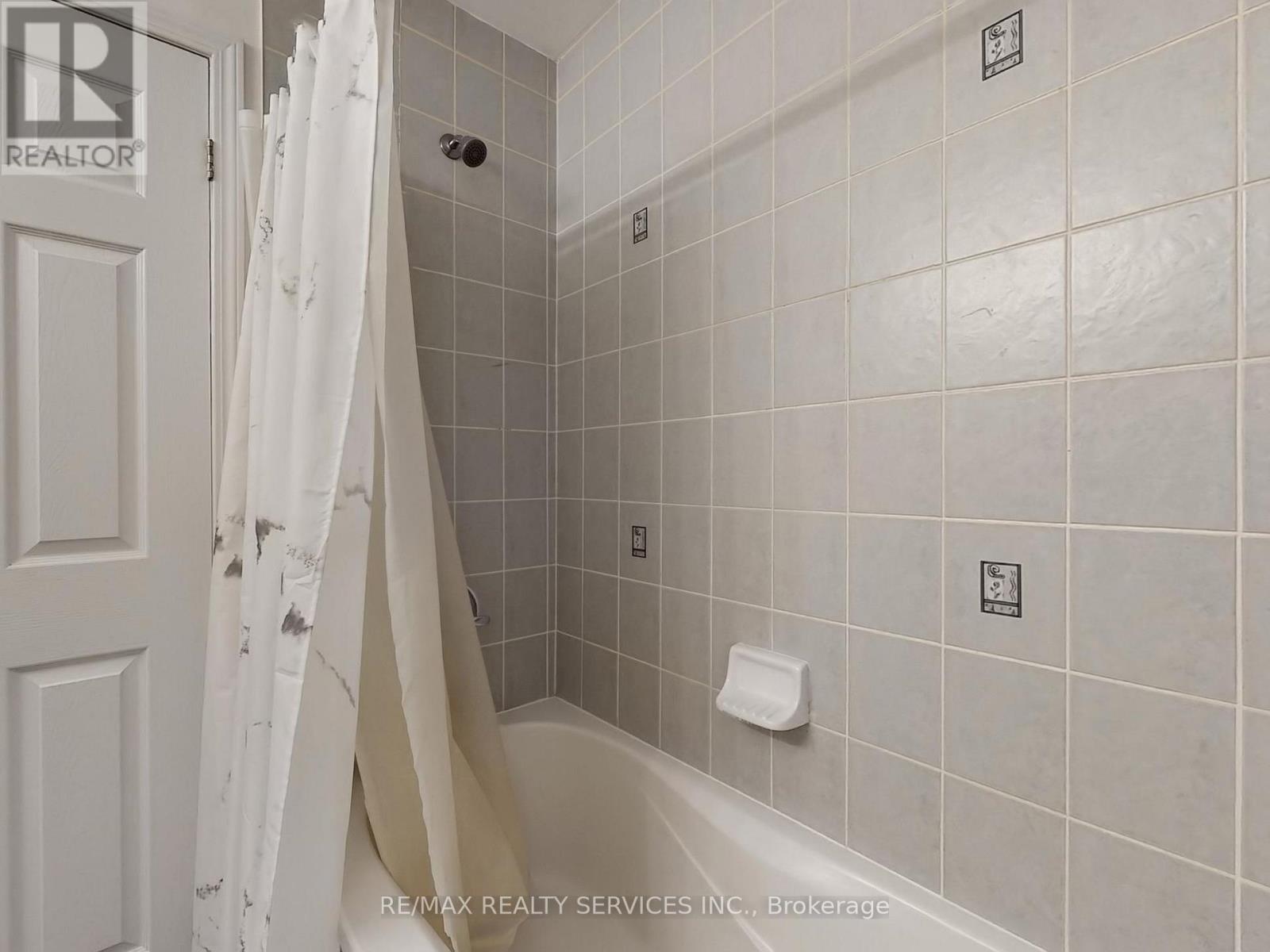 37 Bloom Drive, Brampton, Ontario  L6P 3C3 - Photo 36 - W12869912