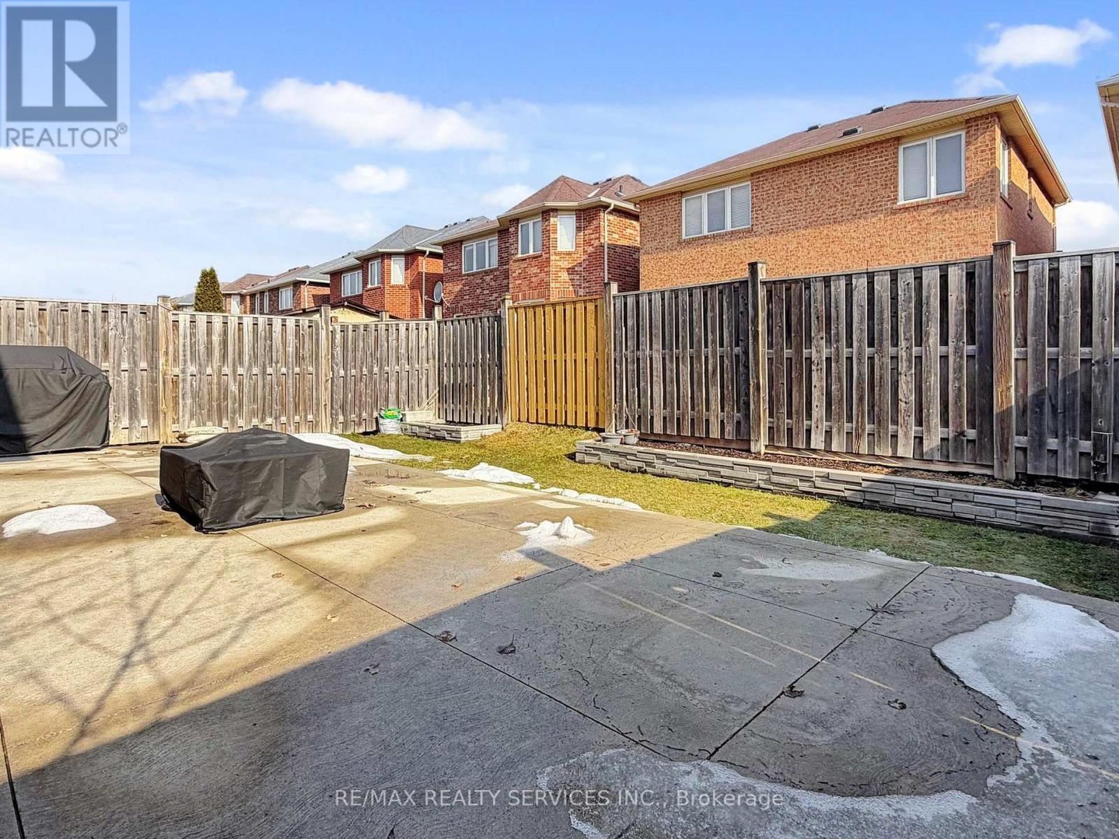 37 Bloom Drive, Brampton, Ontario  L6P 3C3 - Photo 49 - W12869912