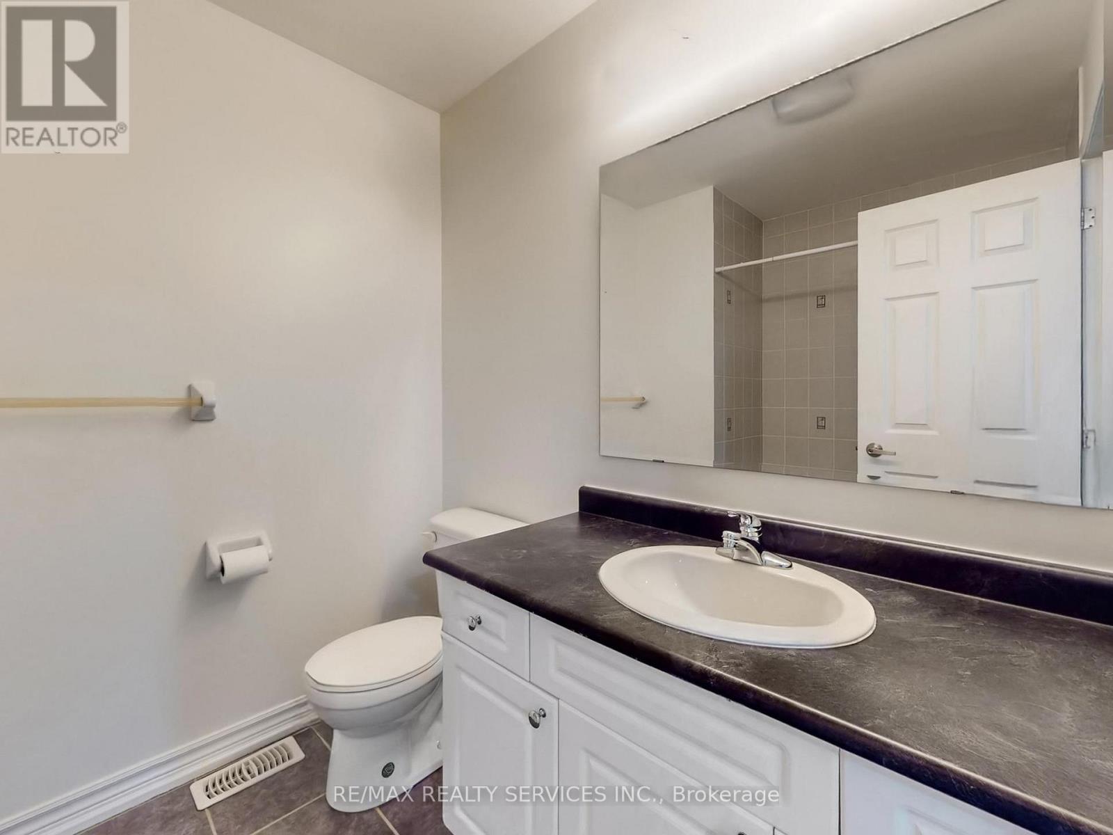 37 Bloom Drive, Brampton, Ontario  L6P 3C3 - Photo 35 - W12869912