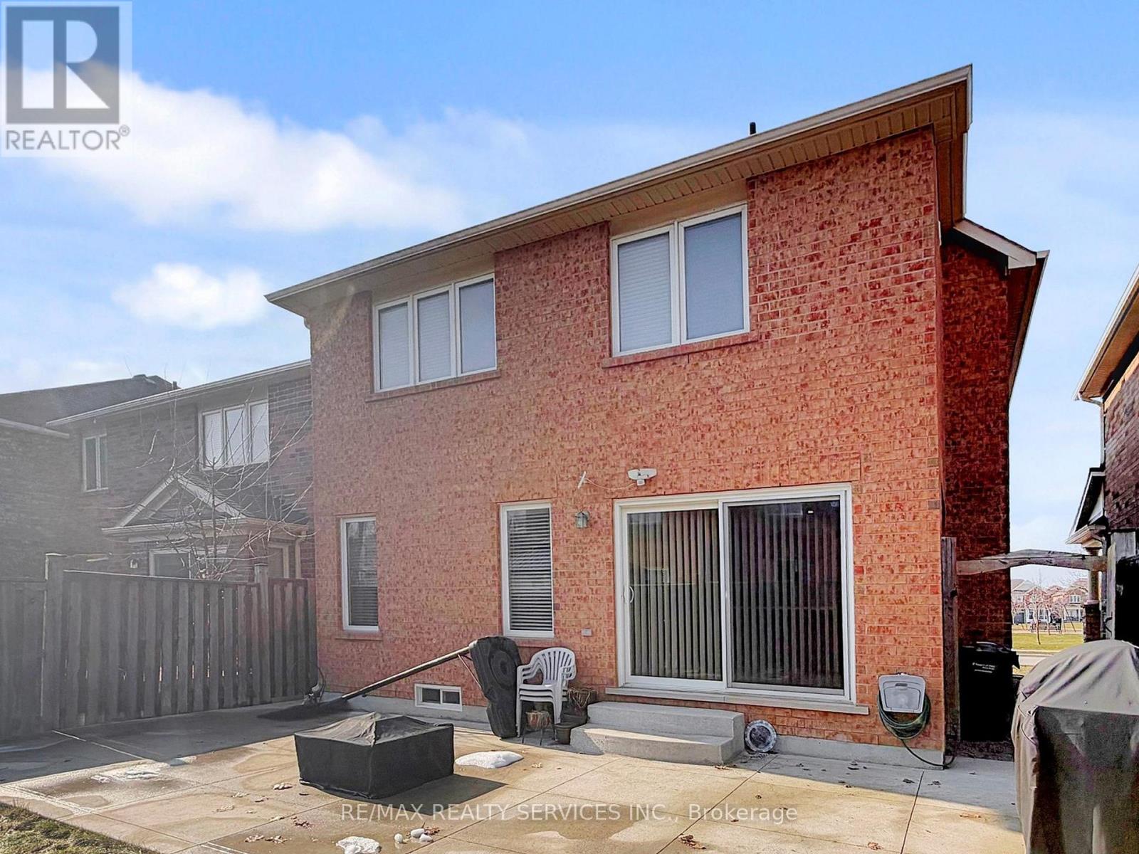 37 Bloom Drive, Brampton, Ontario  L6P 3C3 - Photo 50 - W12869912