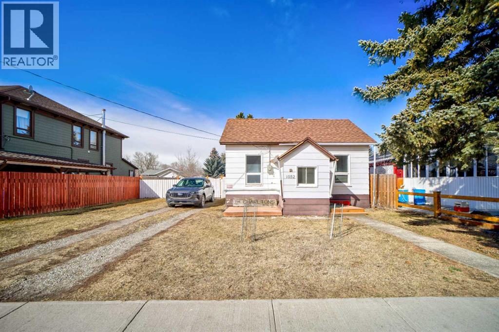 1052 Bev Mclachlin Drive, Pincher Creek, Alberta  T0K 1W0 - Photo 3 - A2294430