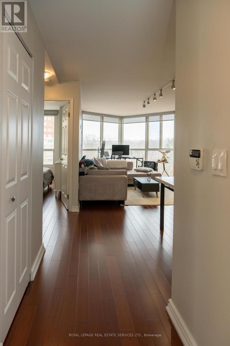 212 - 7 Concorde Place, Toronto, Ontario M3C 3N4 - Photo 6 - C12906682