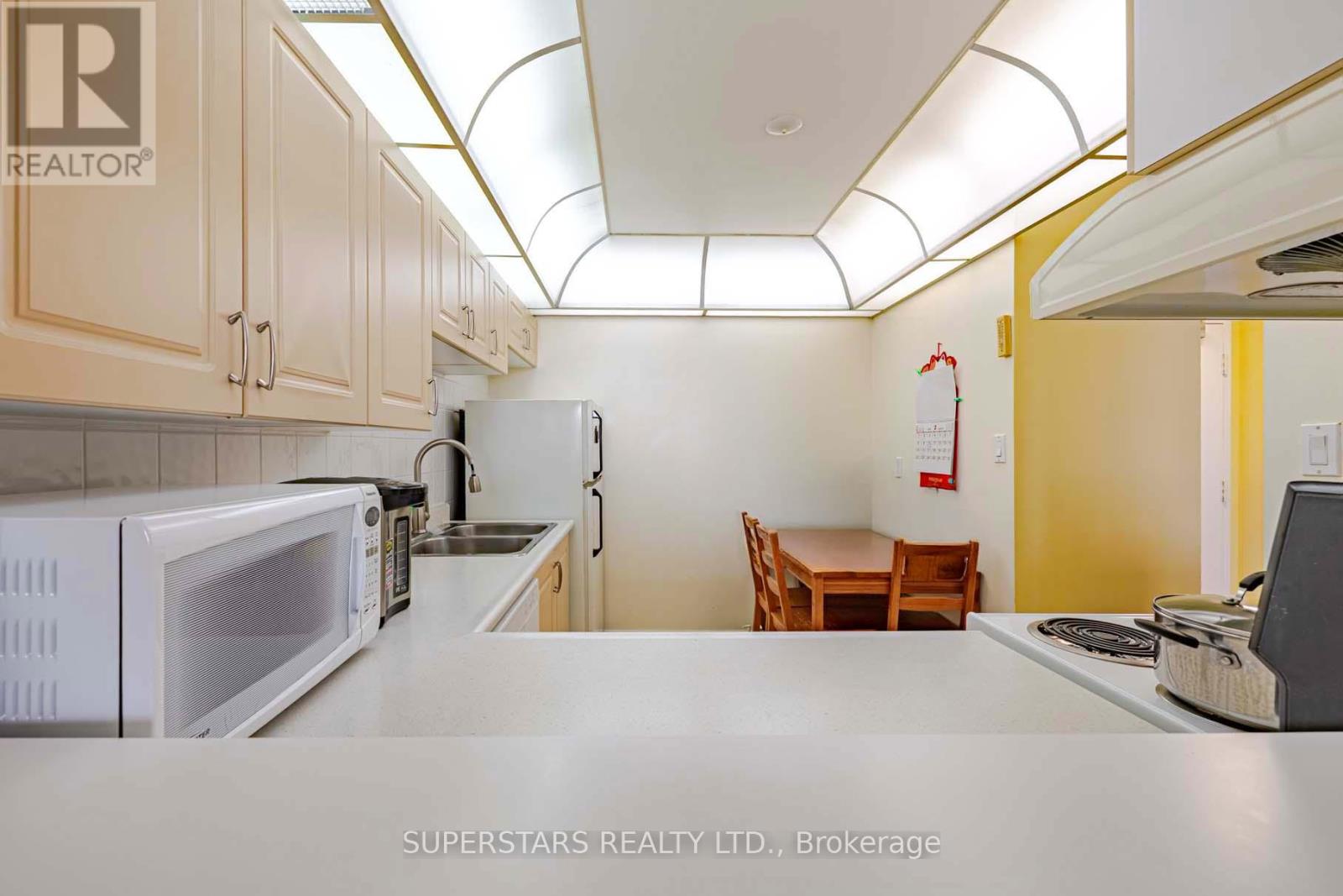 1929 - 25 Bamburgh Circle, Toronto, Ontario  M1W 3W2 - Photo 10 - E12906714