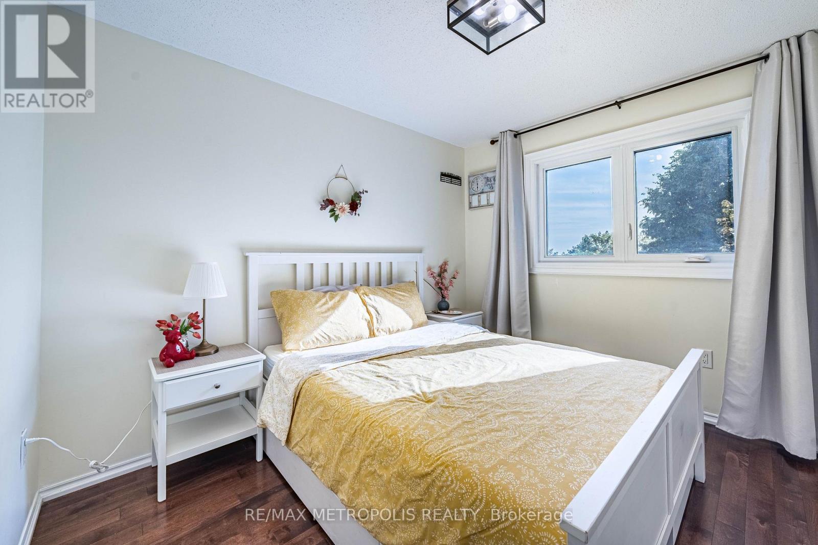 Upper - 22 Mayflower Street, Whitby, Ontario  L1N 8A9 - Photo 11 - E12906716