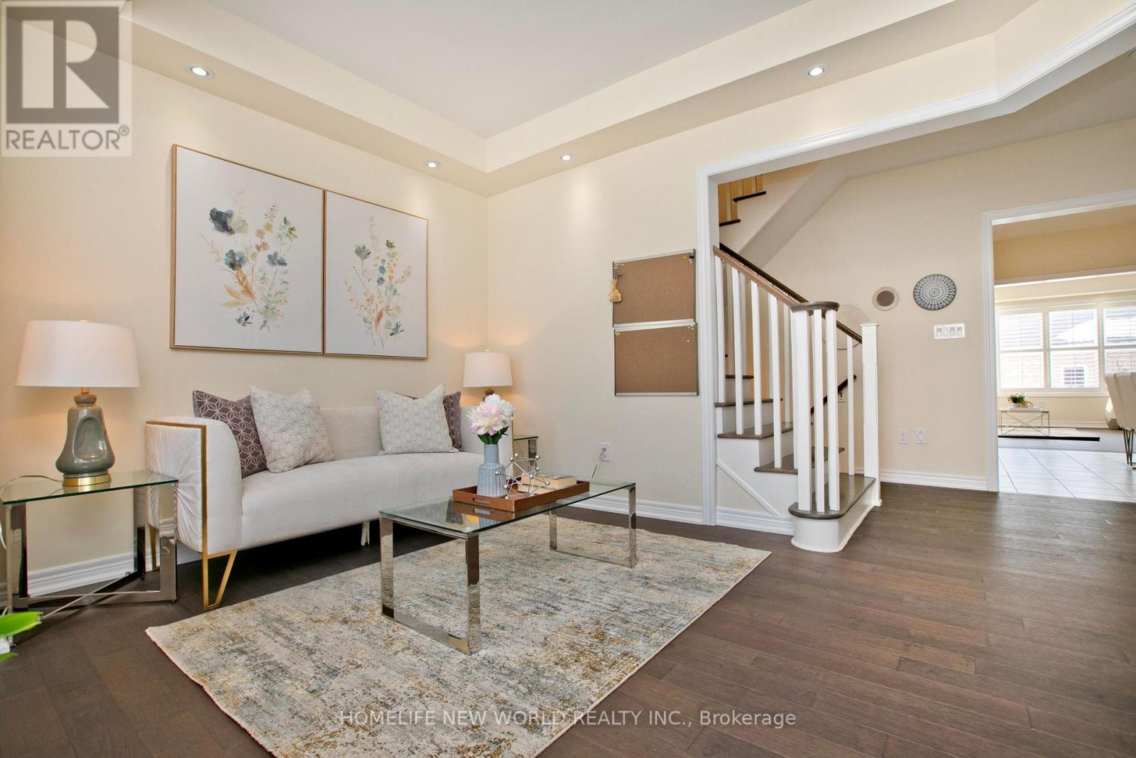 45 Demott Avenue, Markham, Ontario  L6B 0X2 - Photo 4 - N12853814