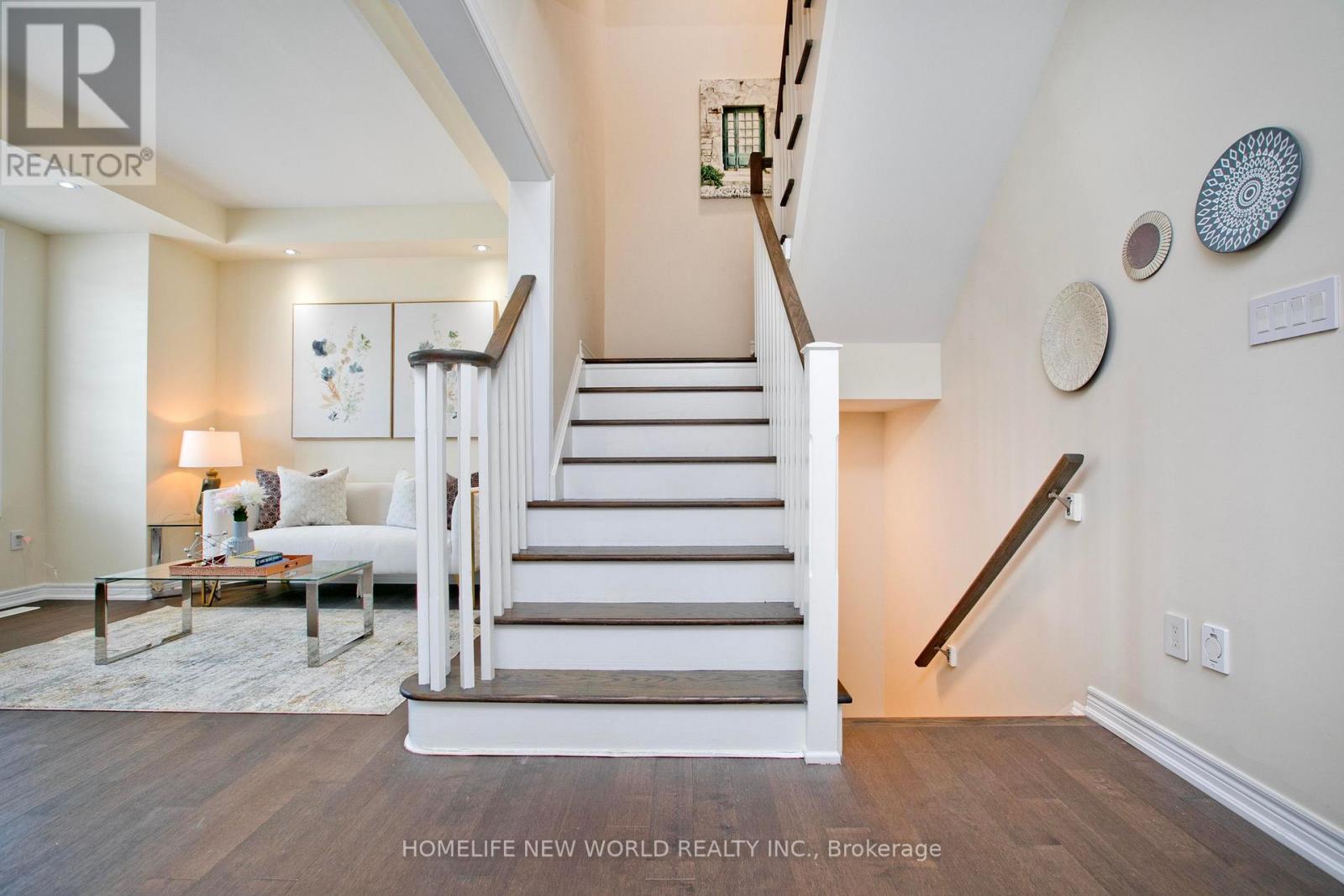 45 Demott Avenue, Markham, Ontario  L6B 0X2 - Photo 6 - N12853814