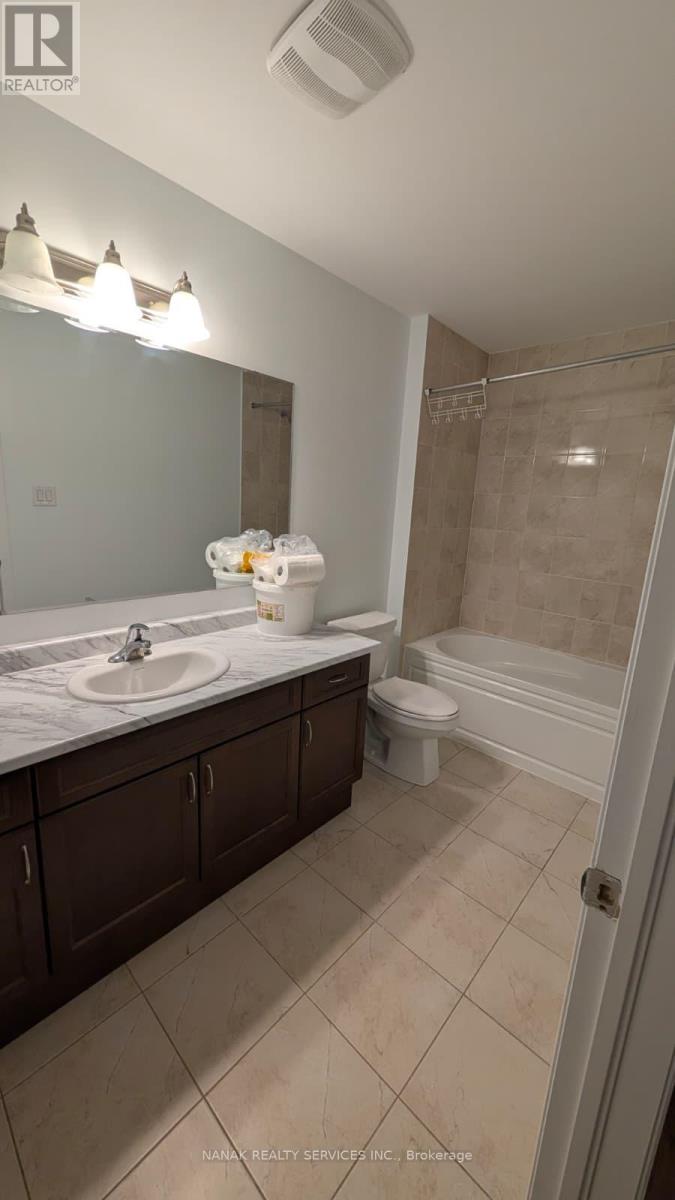 39 Boothill Drive, Brampton, Ontario  L7A 0C1 - Photo 12 - W12906718