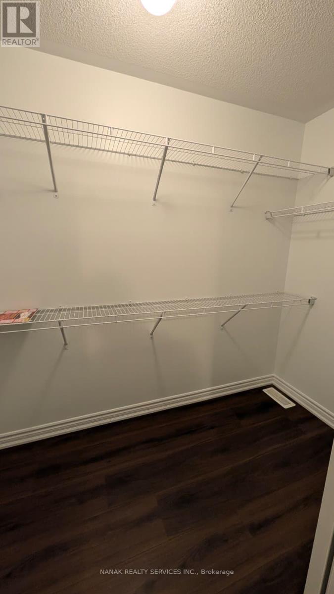 39 Boothill Drive, Brampton, Ontario  L7A 0C1 - Photo 9 - W12906718