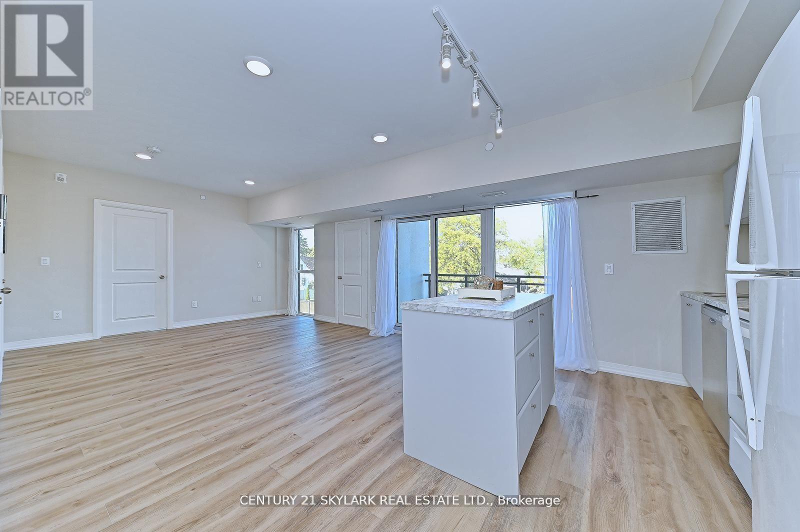 216 - 50 Herrick Ave Avenue N, St. Catharines, Ontario L2P 2W7 - Photo 10 - X12906708