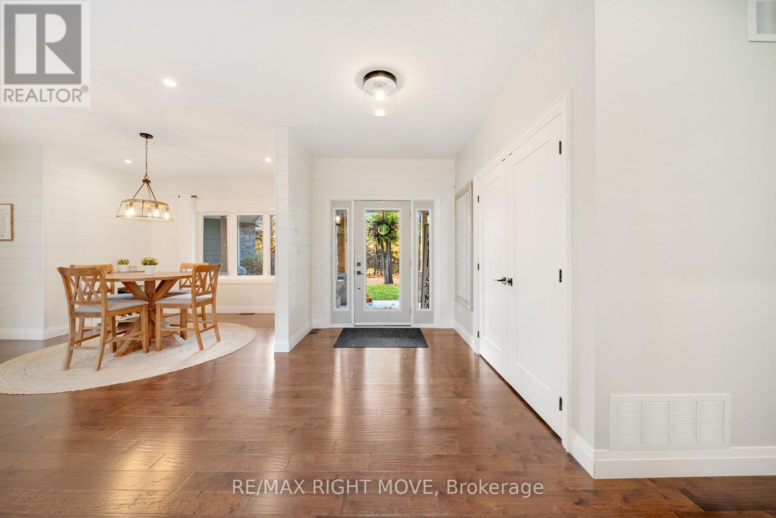 143 Bass Line, Oro-Medonte, Ontario  L3V 0J9 - Photo 5 - S12482625