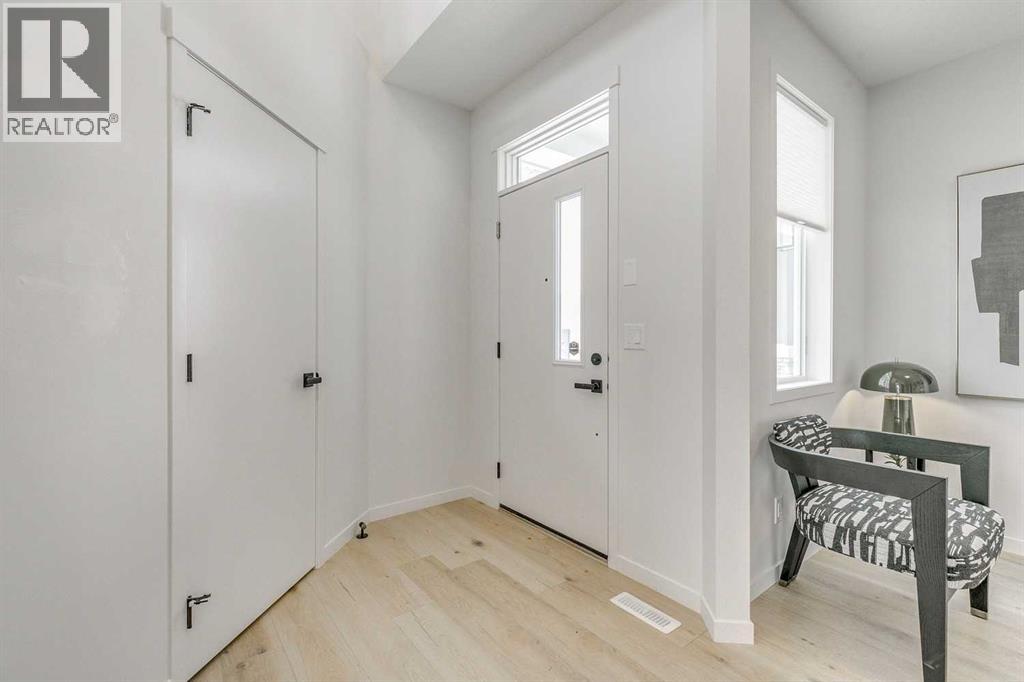 227 Lucas Common NW, Calgary, Alberta  T3P 2B3 - Photo 7 - A2272517