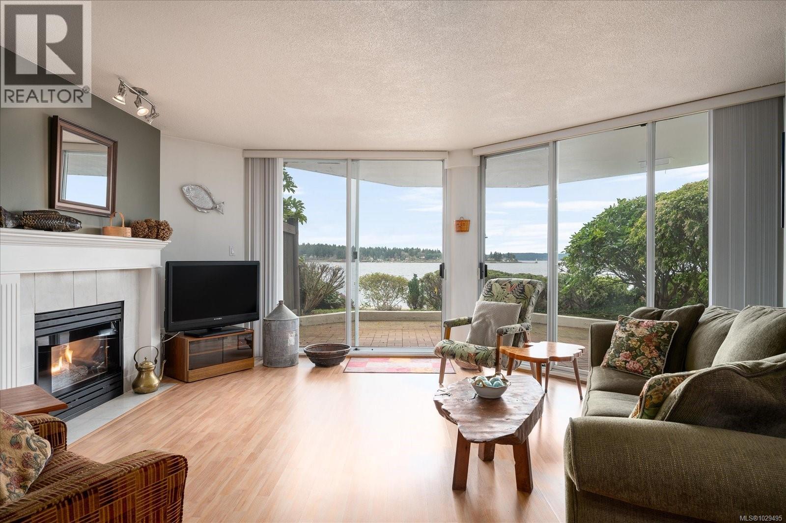 110 150 Promenade Dr, Nanaimo, British Columbia  V9R 6M6 - Photo 2 - 1029495