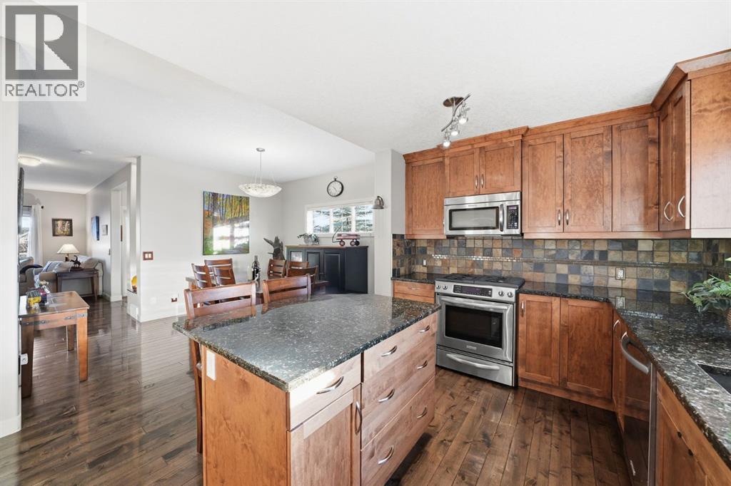 1 River Heights Green, Cochrane, Alberta  T4C 0J6 - Photo 12 - A2295374