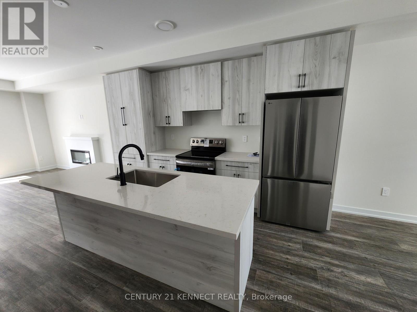 8 Victor Metcalf Lane, Richmond Hill, Ontario  L4B 0J7 - Photo 6 - N12906742