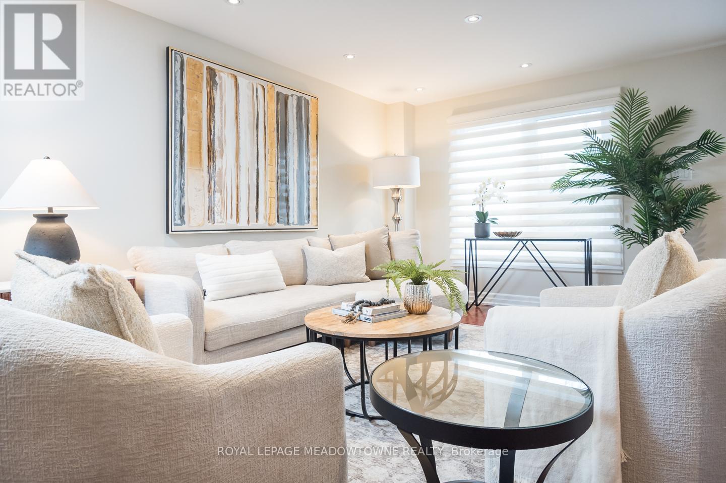 4311 Poltava Crescent, Mississauga, Ontario L4W 3B9 - Photo 4 - W12904882