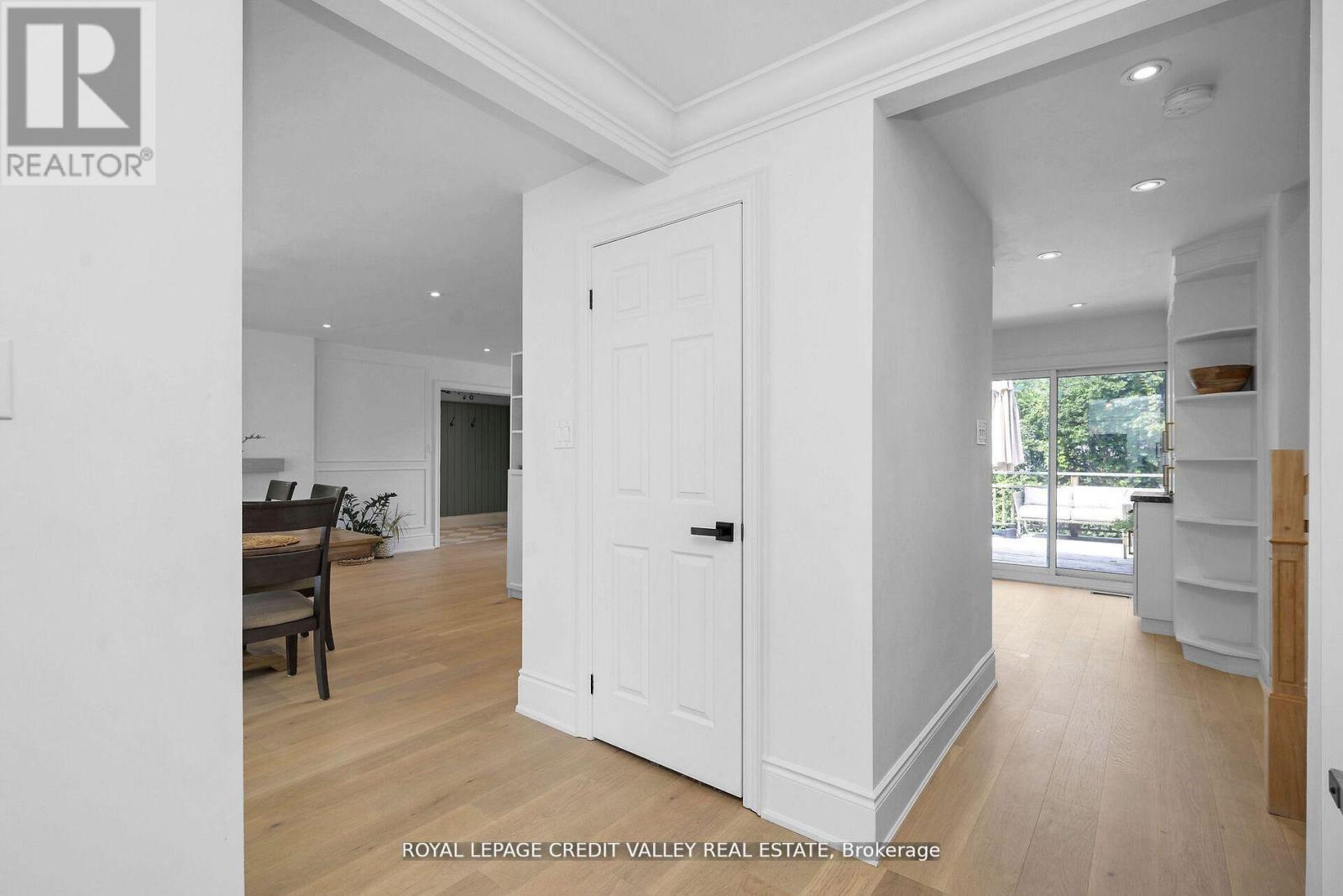 47 Larry Street, Caledon, Ontario  L7C 1K8 - Photo 5 - W12906738