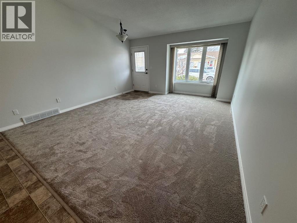 5403 47 Street, Lacombe, Alberta  T4L 2H5 - Photo 3 - A2295046