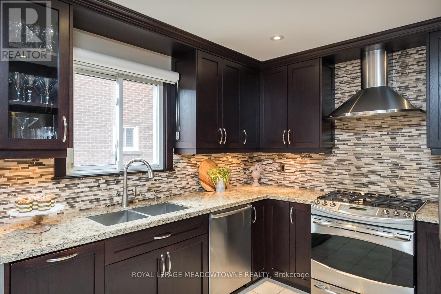 4311 Poltava Crescent, Mississauga, Ontario L4W 3B9 - Photo 11 - W12904882