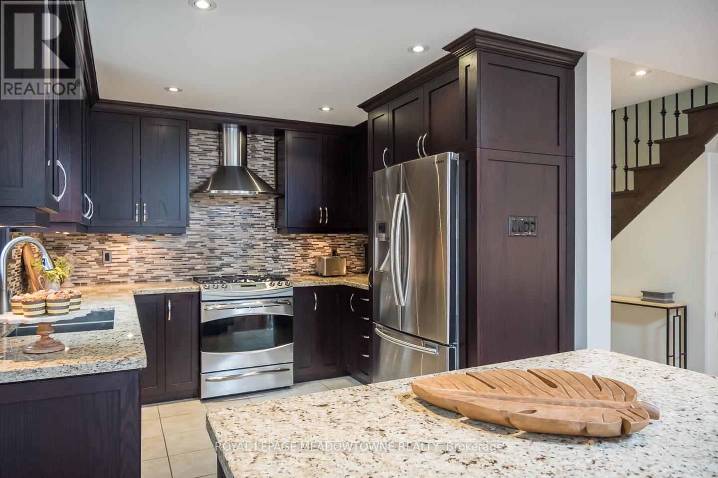 4311 Poltava Crescent, Mississauga, Ontario L4W 3B9 - Photo 10 - W12904882