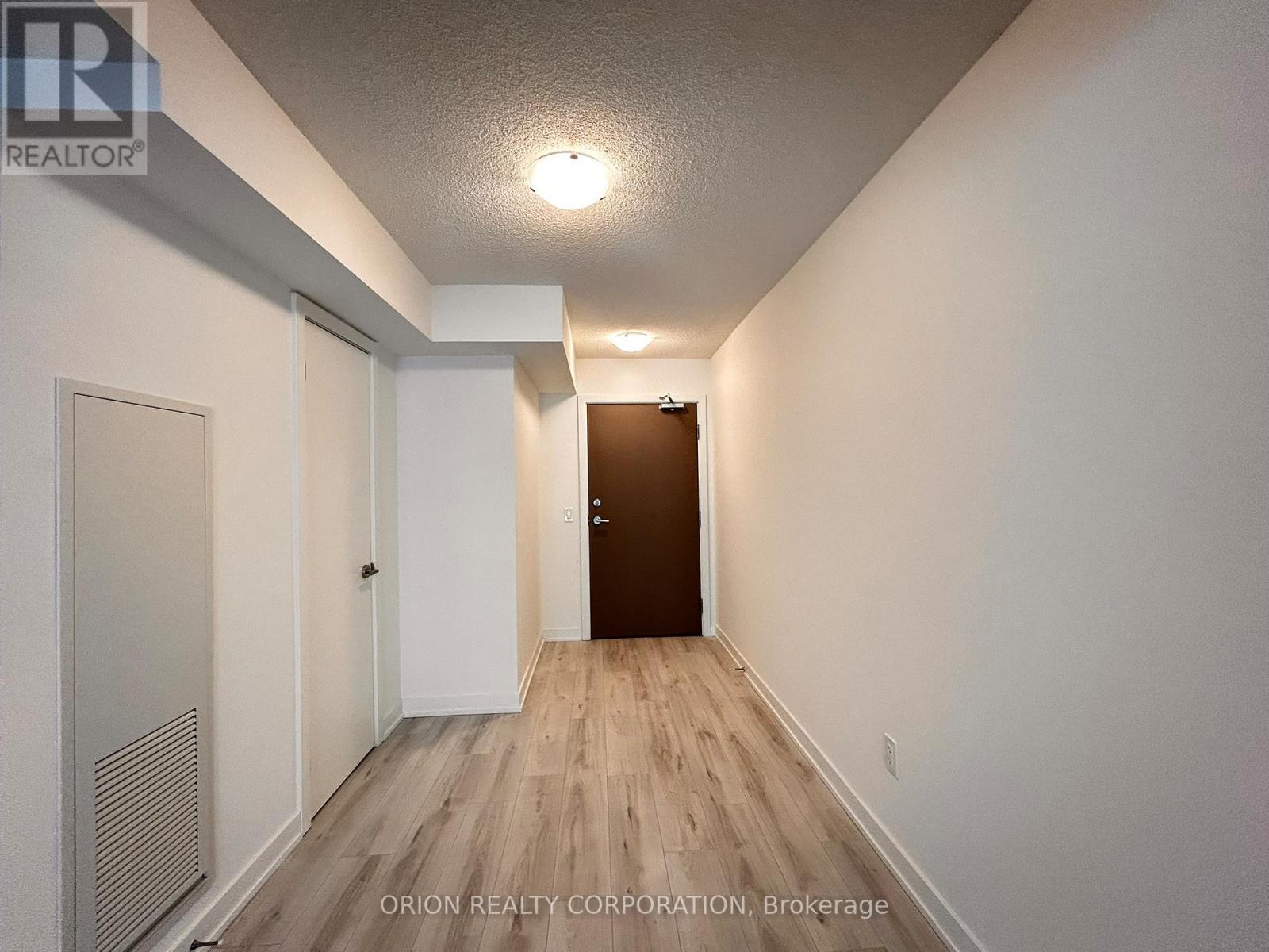 1009 - 1010 Sandy Beach Road, Pickering, Ontario  L1W 0C7 - Photo 2 - E12873108