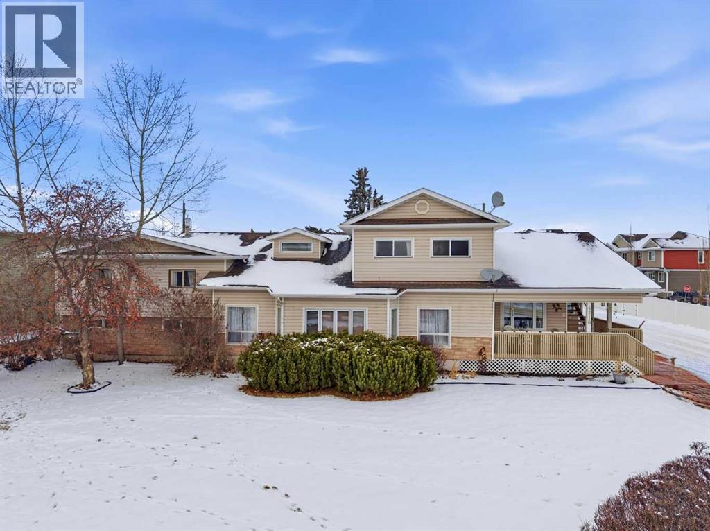 4718 College Avenue, Lacombe, Alberta