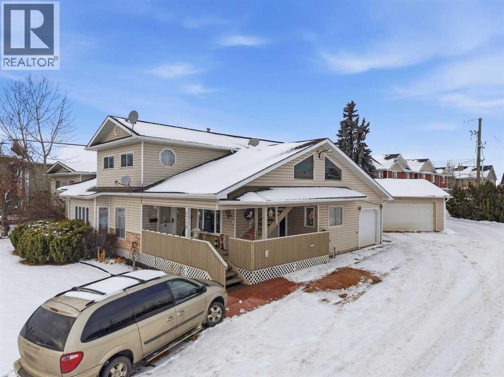 4718 College Avenue, Lacombe, Alberta  T4L 1Z1 - Photo 2 - A2213994