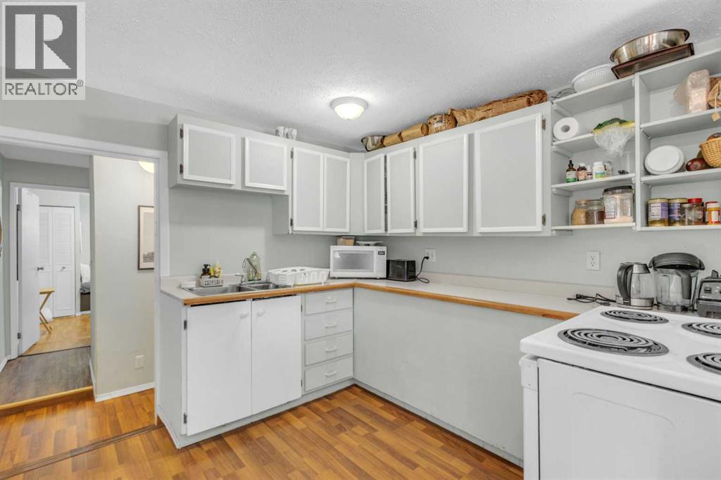 4718 College Avenue, Lacombe, Alberta  T4L 1Z1 - Photo 35 - A2213994