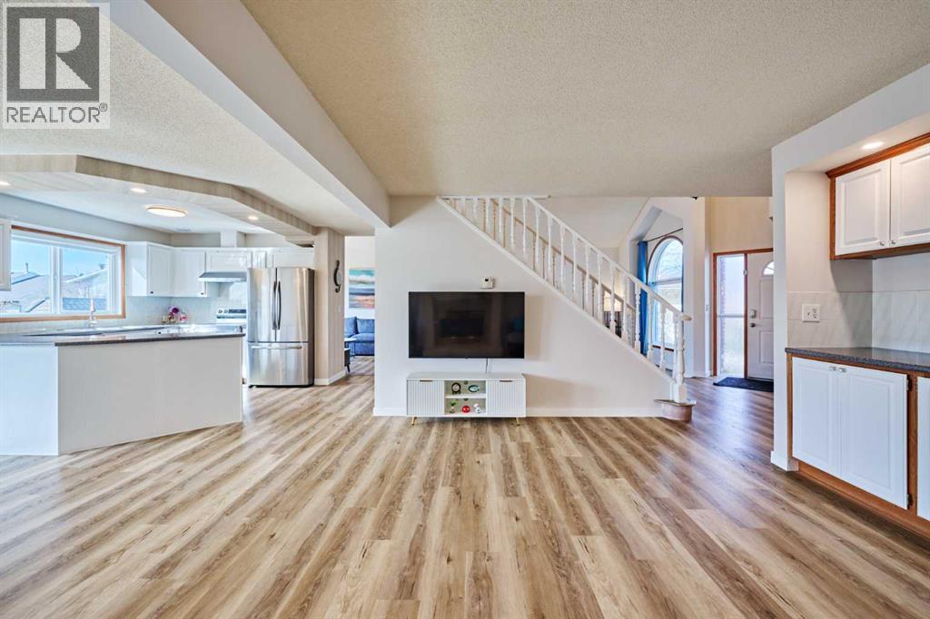 15 Hawkbury Close NW, Calgary, Alberta  T3G 3N2 - Photo 15 - A2275652