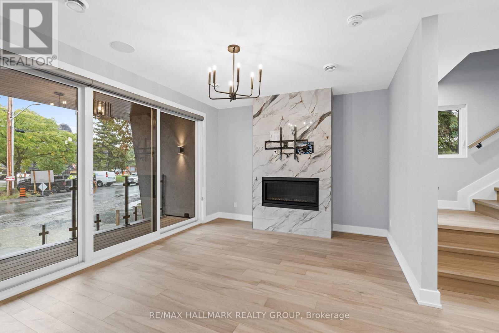 A - 886 Byron Avenue, Ottawa, Ontario  K2A 0A1 - Photo 12 - X12906792