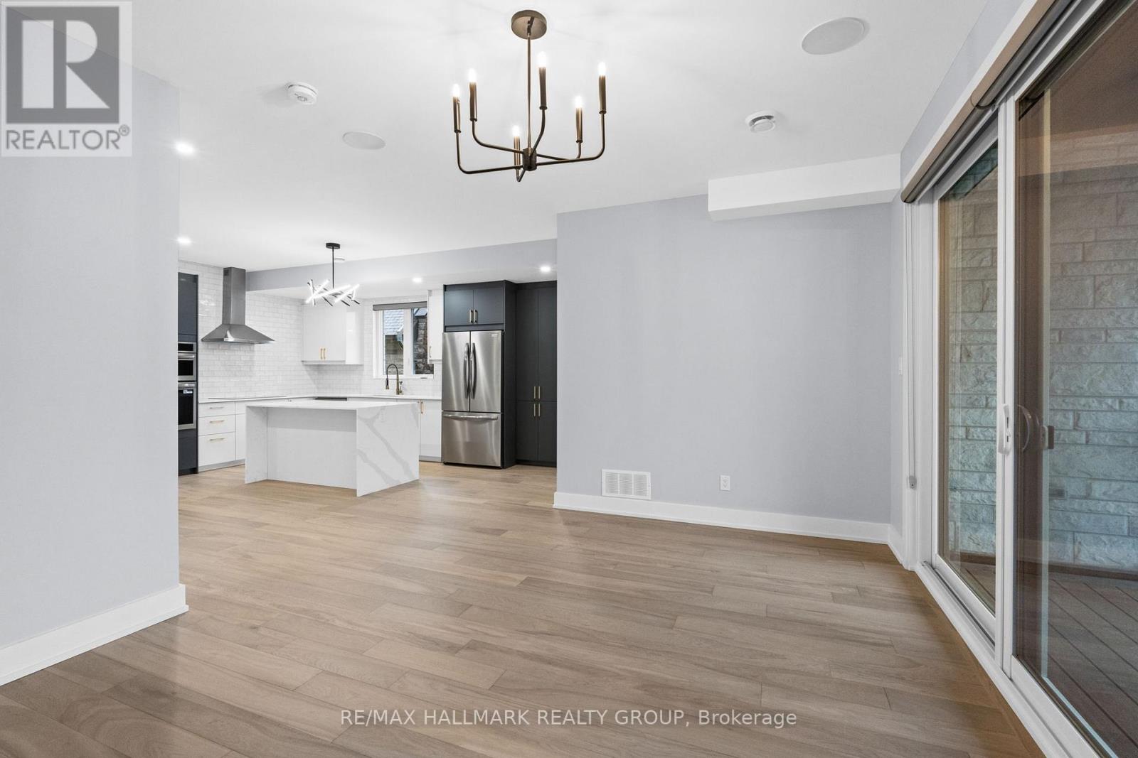 A - 886 Byron Avenue, Ottawa, Ontario  K2A 0A1 - Photo 13 - X12906792